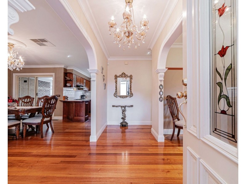 2 Wise Way, Roxburgh Park VIC 3064