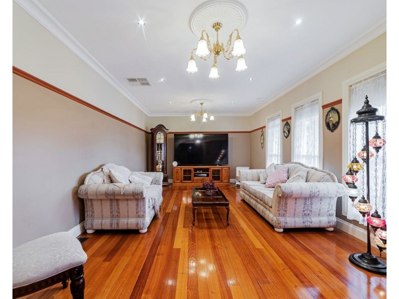 2 Wise Way, Roxburgh Park VIC 3064