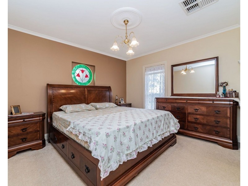 2 Wise Way, Roxburgh Park VIC 3064