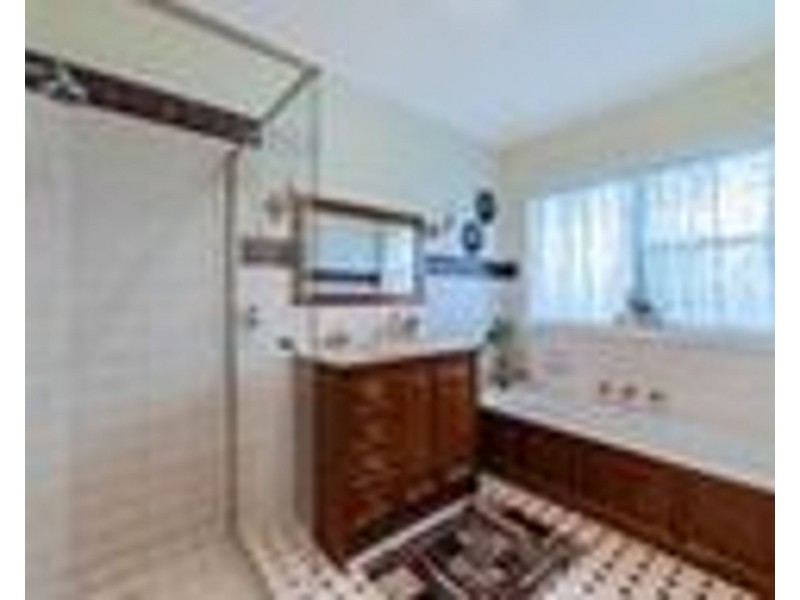 2 Wise Way, Roxburgh Park VIC 3064