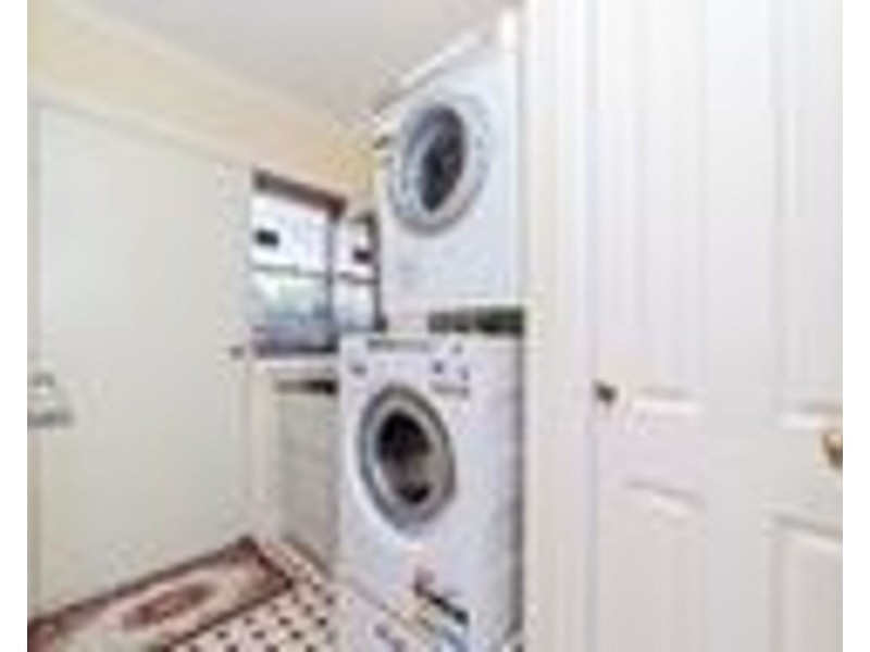 2 Wise Way, Roxburgh Park VIC 3064