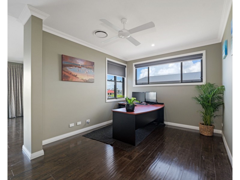 5 Bond Street, Pelican Waters QLD 4551