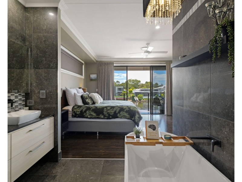 5 Bond Street, Pelican Waters QLD 4551