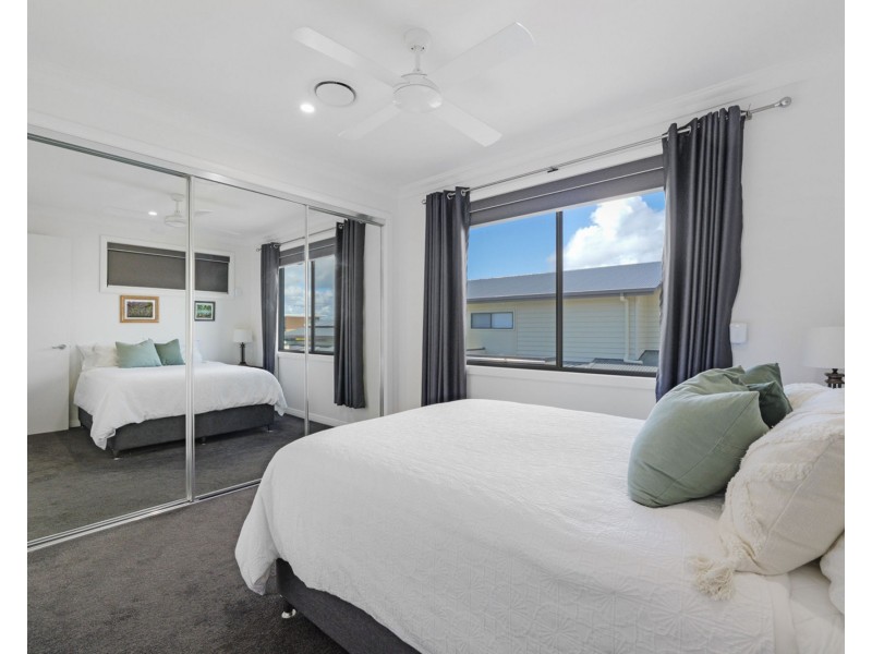 5 Bond Street, Pelican Waters QLD 4551