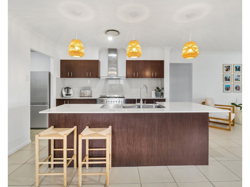23 Bowley Street, Pacific Pines QLD 4211