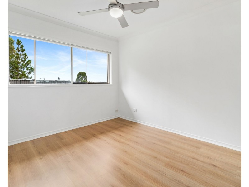 23 Bowley Street, Pacific Pines QLD 4211