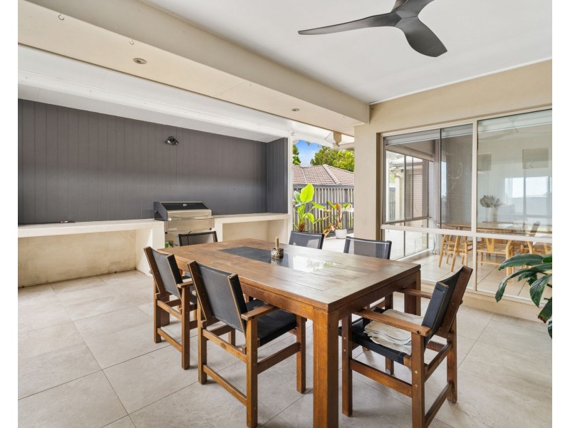 23 Bowley Street, Pacific Pines QLD 4211