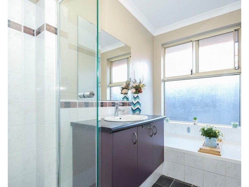 24 Birkett Circle, Ellenbrook WA 6069