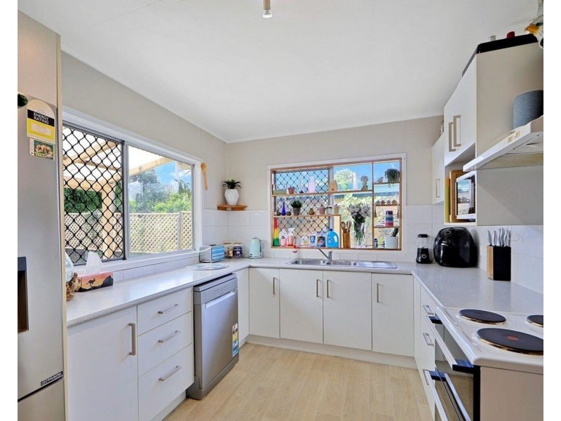 6 Kingsford street, Kalkie QLD 4670