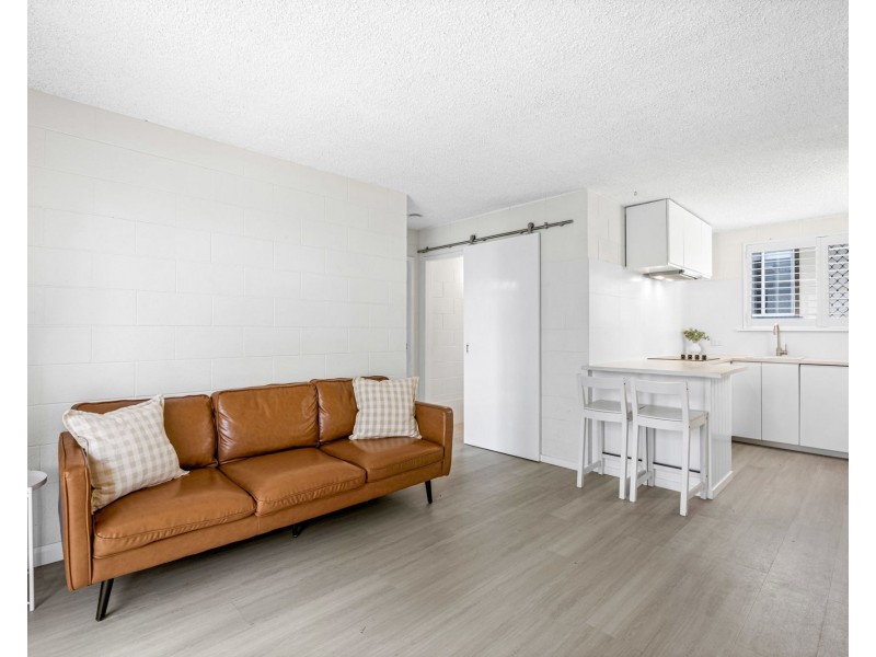 1/5 Mahia Terrace, Kings Beach QLD 4551