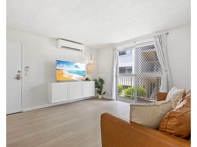 1/5 Mahia Terrace, Kings Beach QLD 4551