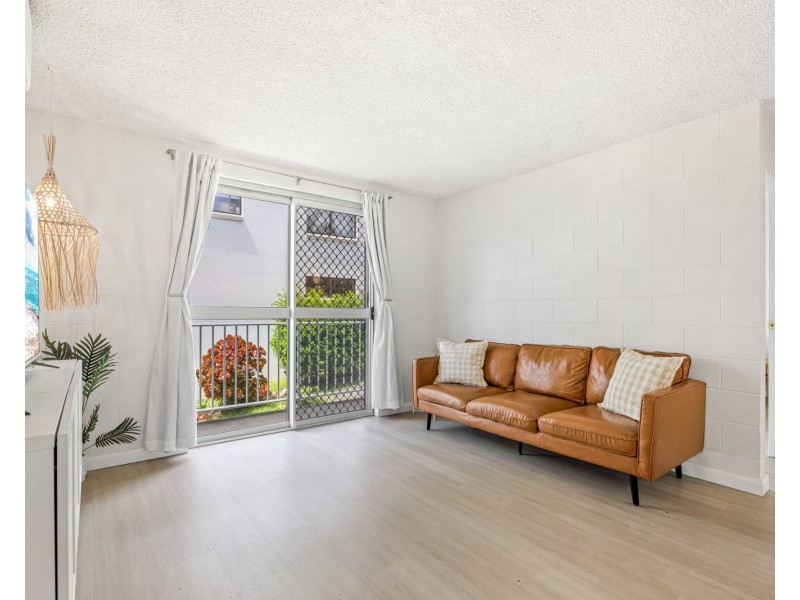 1/5 Mahia Terrace, Kings Beach QLD 4551