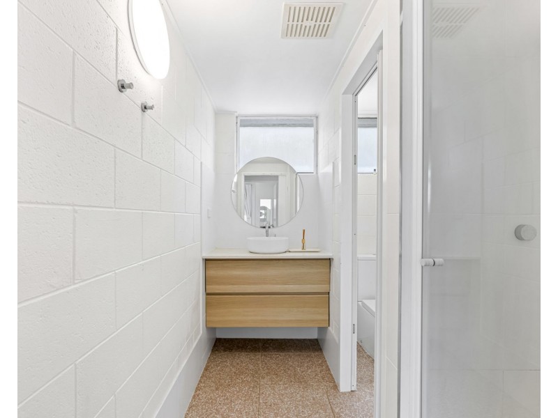 1/5 Mahia Terrace, Kings Beach QLD 4551