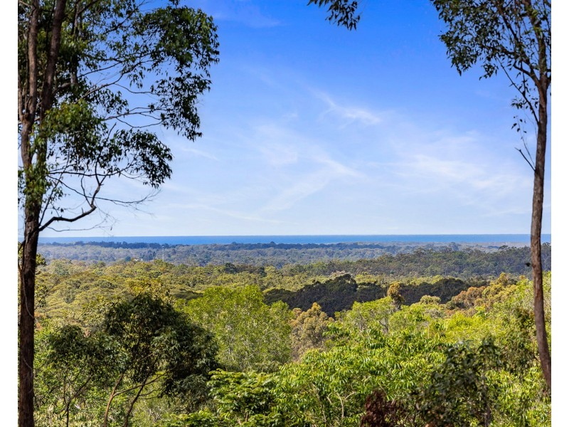 44 Clearview Drive, Lake Macdonald QLD 4563