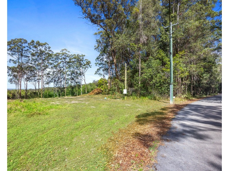 44 Clearview Drive, Lake Macdonald QLD 4563