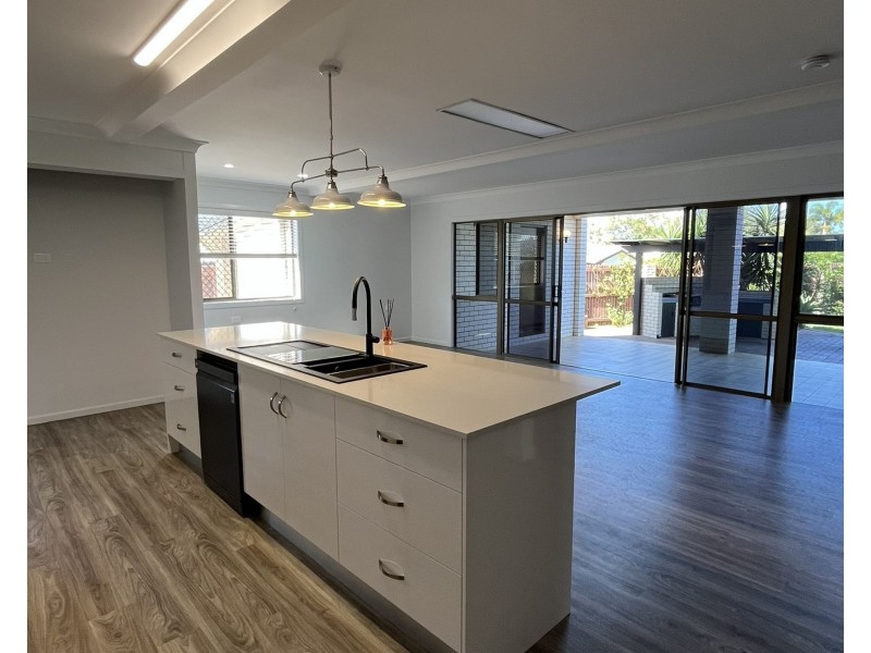 33 Wilson Street, Kepnock QLD 4670