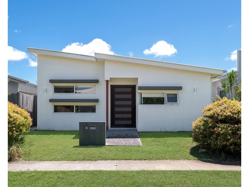 8 Macintyre Crescent, Pelican Waters QLD 4551