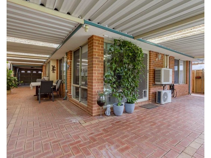 22 Riverina Drive, Ellenbrook WA 6069