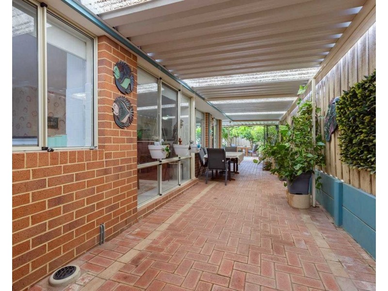 22 Riverina Drive, Ellenbrook WA 6069