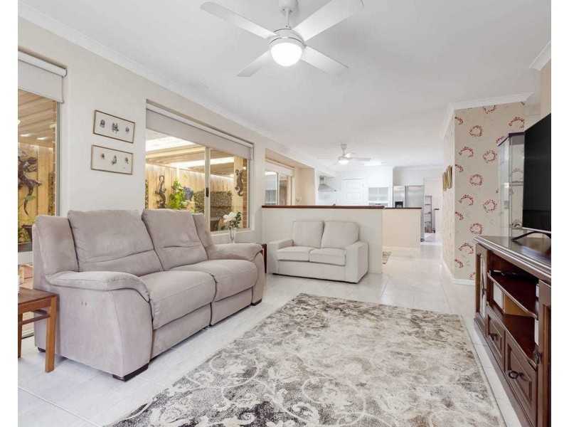 22 Riverina Drive, Ellenbrook WA 6069