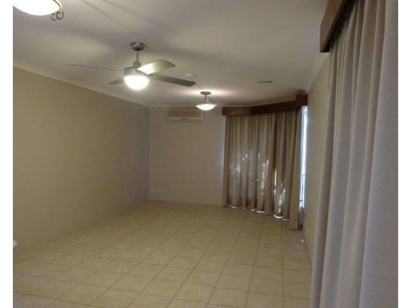1/33 Calais Rd, Scarborough WA 6019