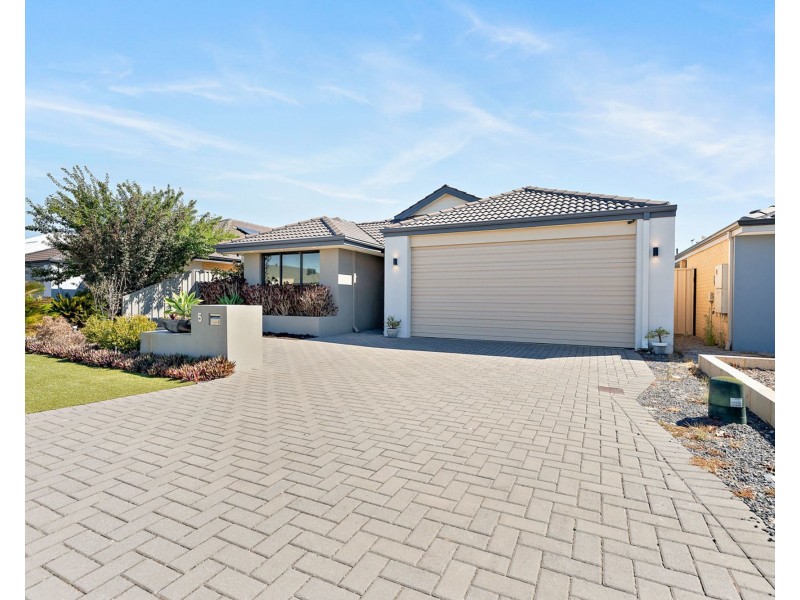 5 Chatham Way, Harrisdale WA 6112