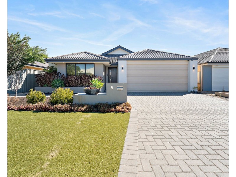 5 Chatham Way, Harrisdale WA 6112