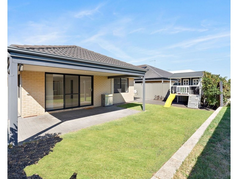 5 Chatham Way, Harrisdale WA 6112