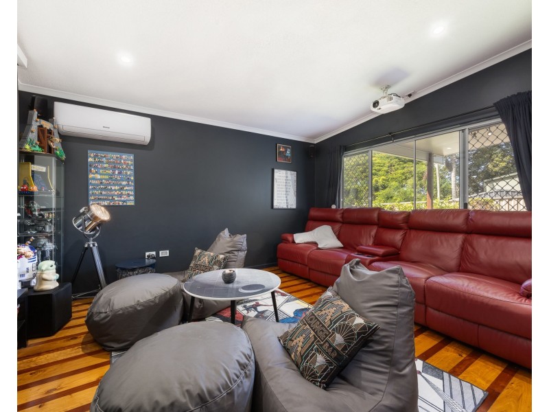 6 Romney street, Brighton QLD 4017