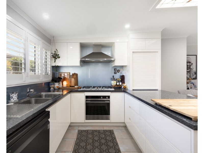 6 Romney street, Brighton QLD 4017