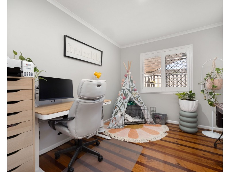 6 Romney street, Brighton QLD 4017