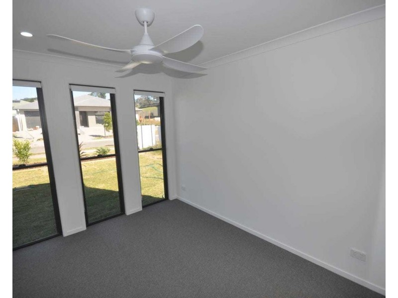 1/4 White Oak Place, Perwillowen QLD 4560