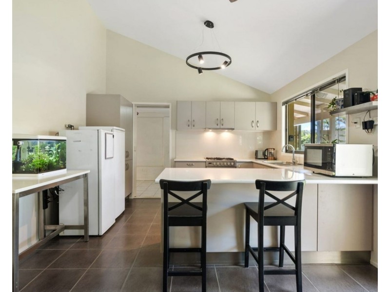 8 Avalon Court, Strathpine QLD 4500