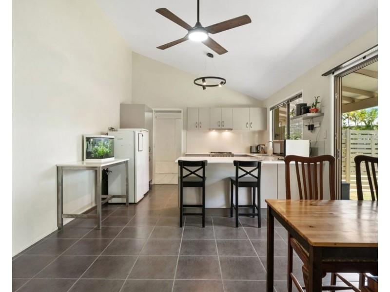8 Avalon Court, Strathpine QLD 4500