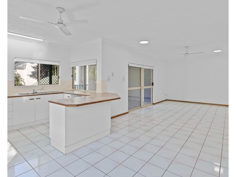 10/82-84 Old Smithfield Road, Freshwater QLD 4870