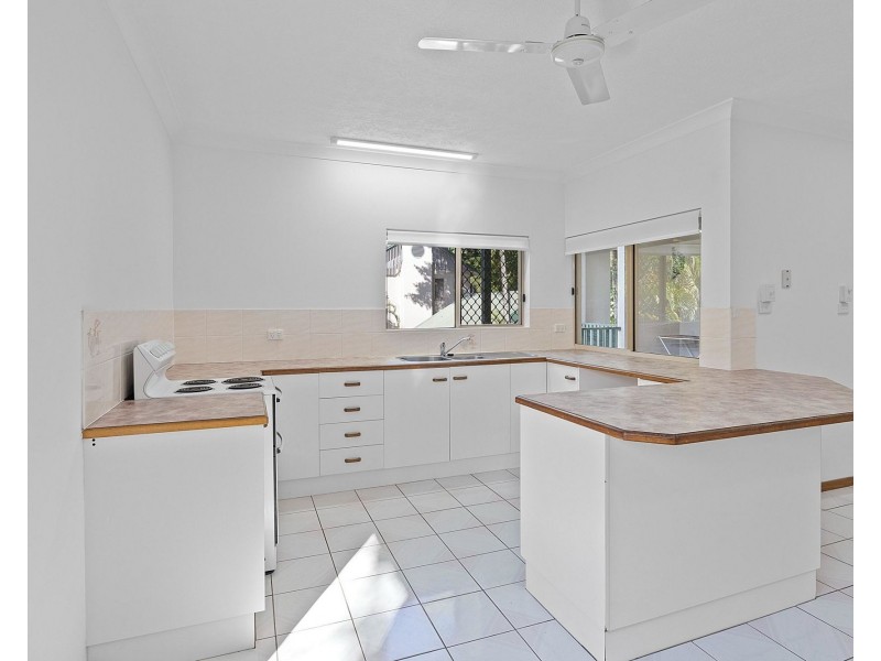 10/82-84 Old Smithfield Road, Freshwater QLD 4870