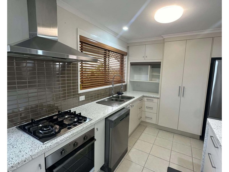 3 Deegan Court, Avenell Heights QLD 4670