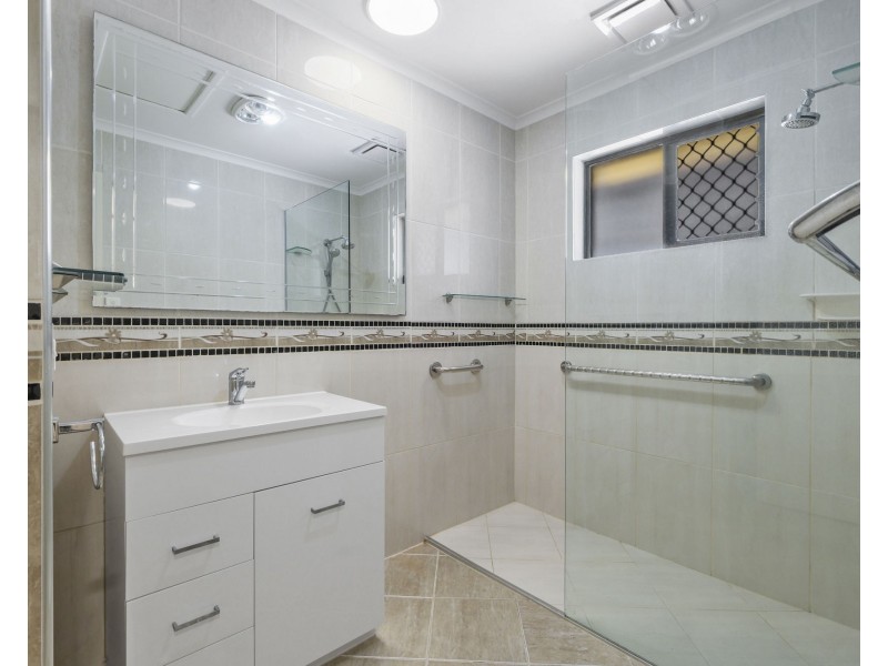 3 Kelunji court, Beachmere QLD 4510