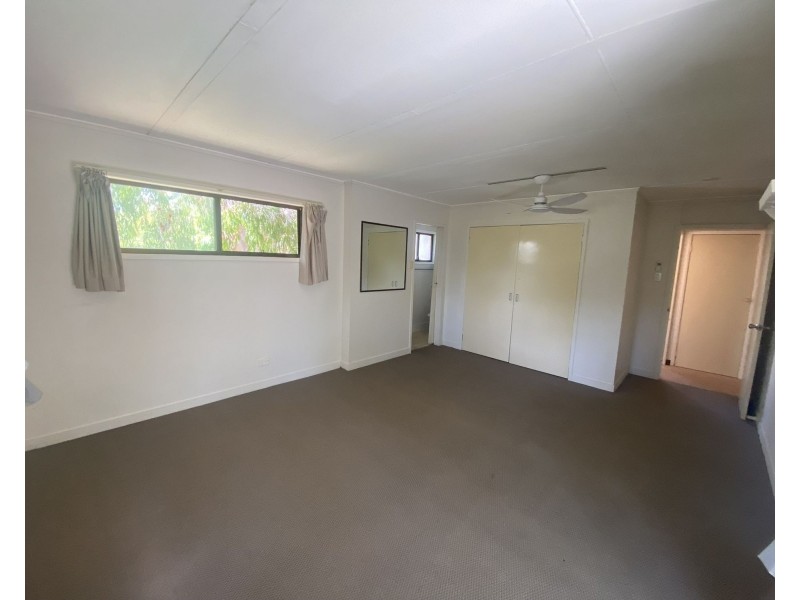 23 Byron, Burnett Heads QLD 4670