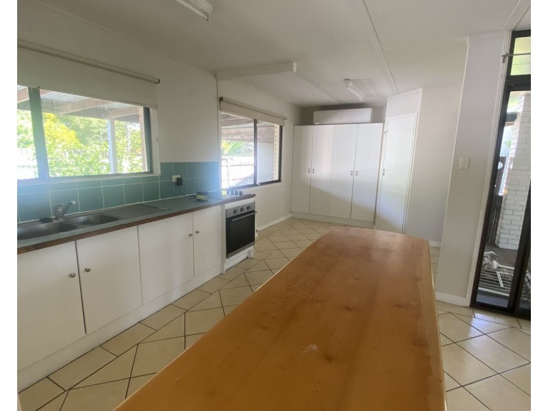 23 Byron, Burnett Heads QLD 4670