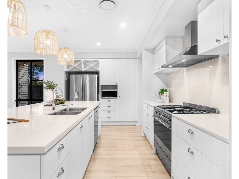 54 Regent Street, Wynnum West QLD 4178