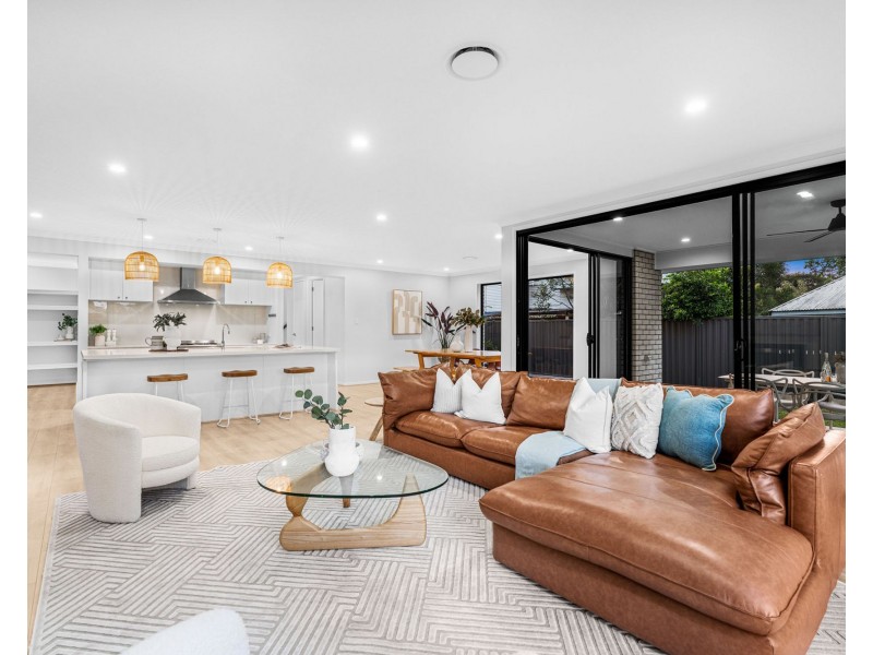 54 Regent Street, Wynnum West QLD 4178