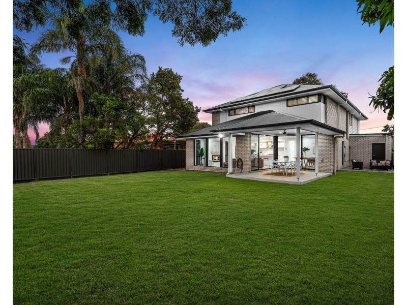 54 Regent Street, Wynnum West QLD 4178