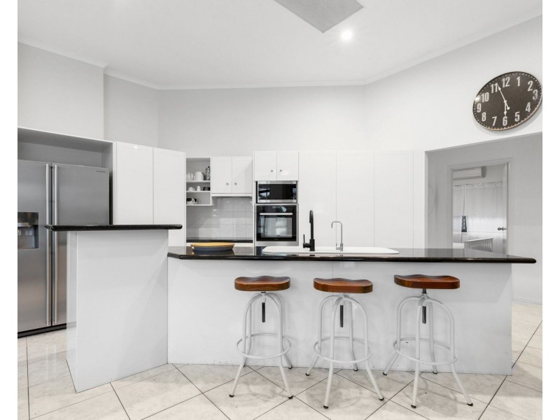 2 Helm Court, Noosaville QLD 4566