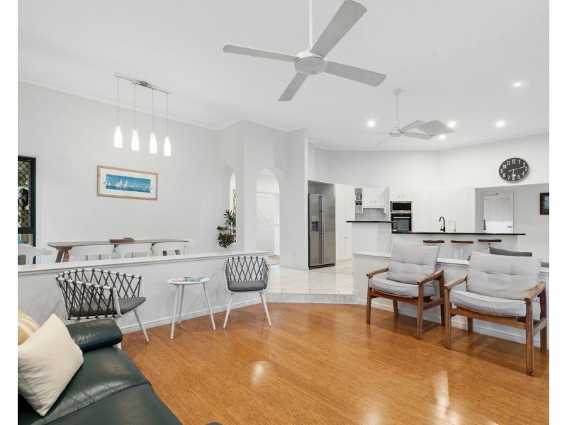 2 Helm Court, Noosaville QLD 4566