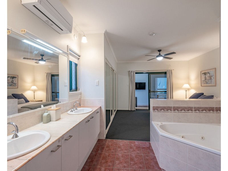 2 Helm Court, Noosaville QLD 4566