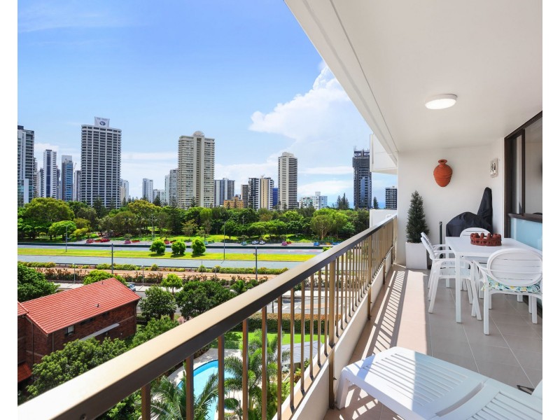 29/20 Commodore Drive, Paradise Waters QLD 4217
