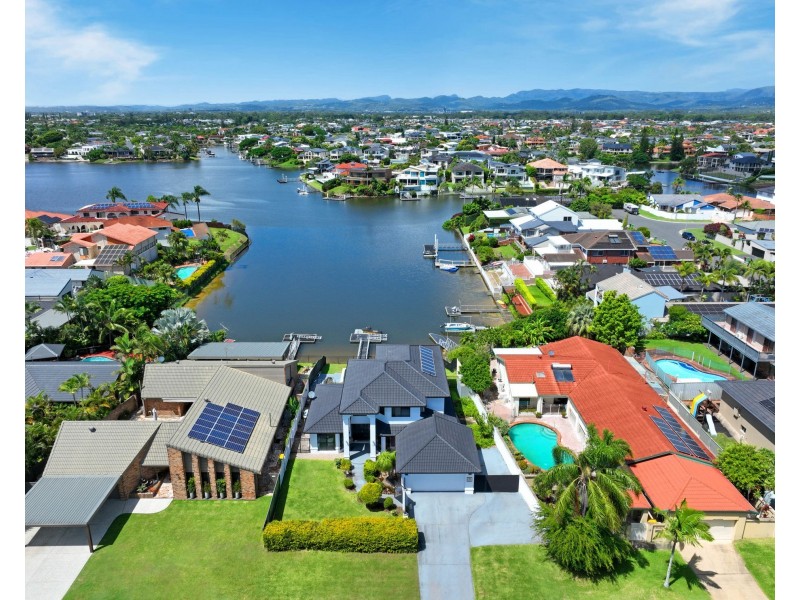 5 Aberdeen Avenue, Benowa Waters QLD 4217