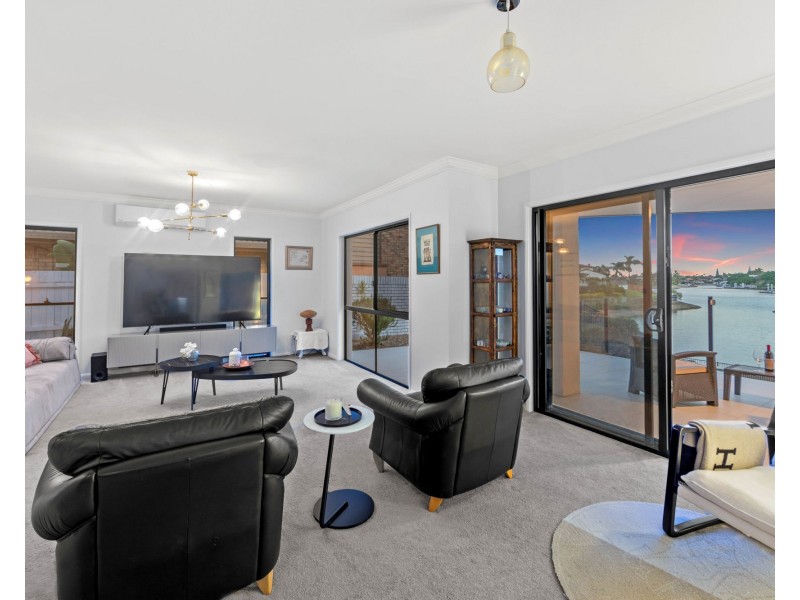 5 Aberdeen Avenue, Benowa Waters QLD 4217