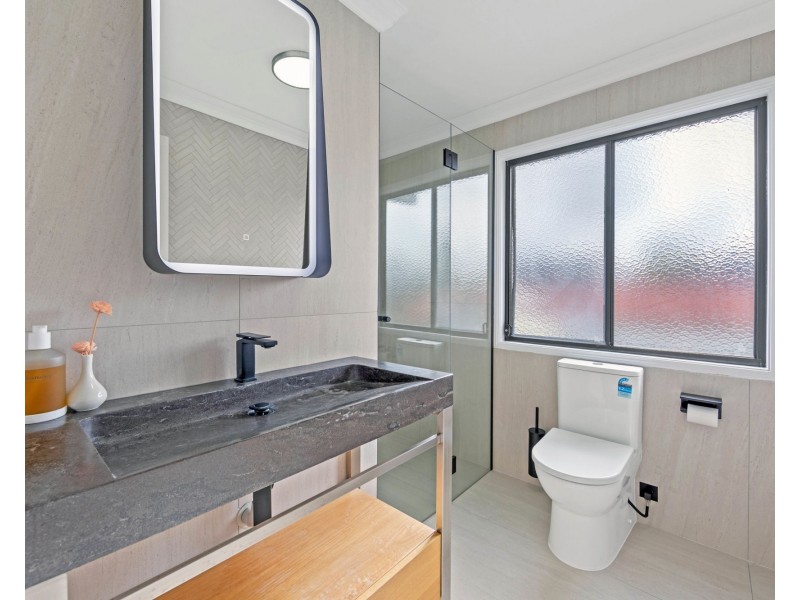 5 Aberdeen Avenue, Benowa Waters QLD 4217